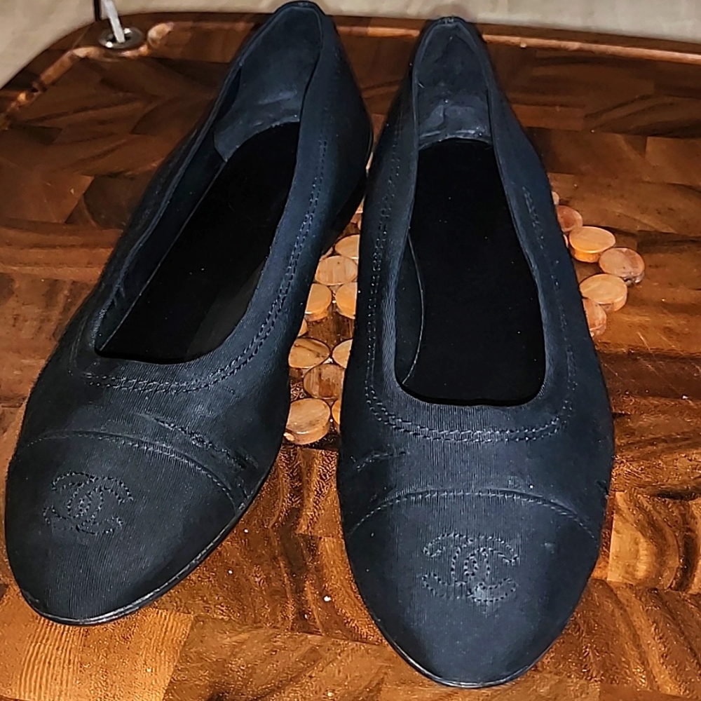 CHANEL Black Flats